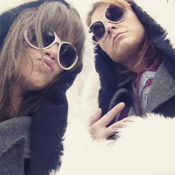 Meet your Posher, Sarah - Picture 1 of 1